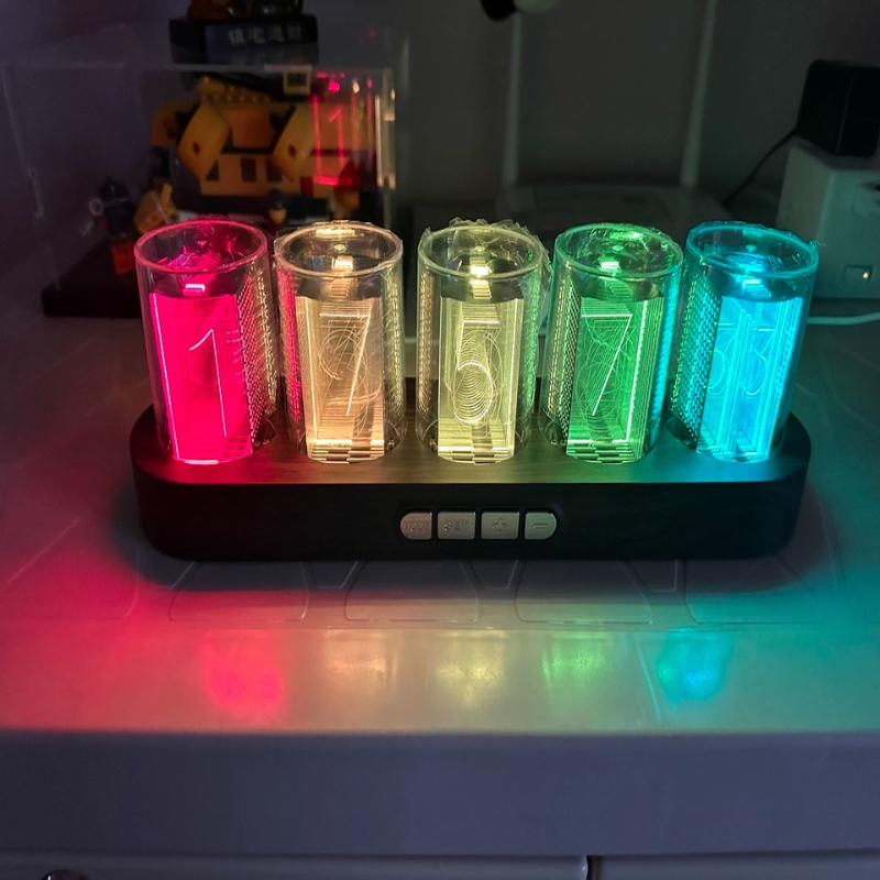 Orologio a tubo LED Nixie RGB  - Office Tech Setup recensione e prezzo