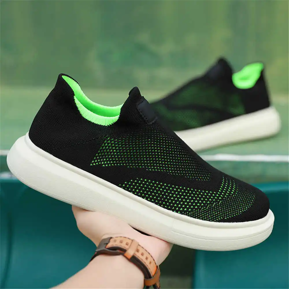 Calze con plateau scarpe marro - Office Tech Setup recensione e prezzo